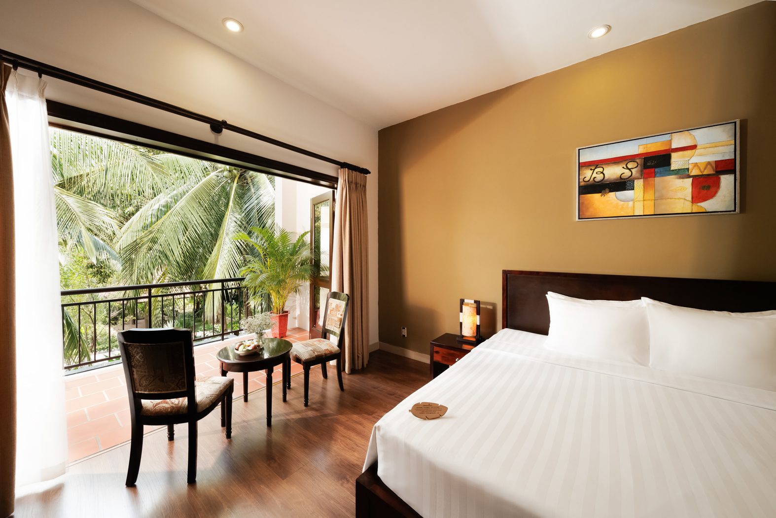 Diamond Bay Resort & Spa
